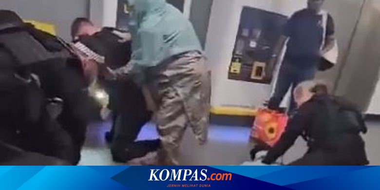 Viral Video Polisi Inggris Pukuli 5 Pria di Bandara